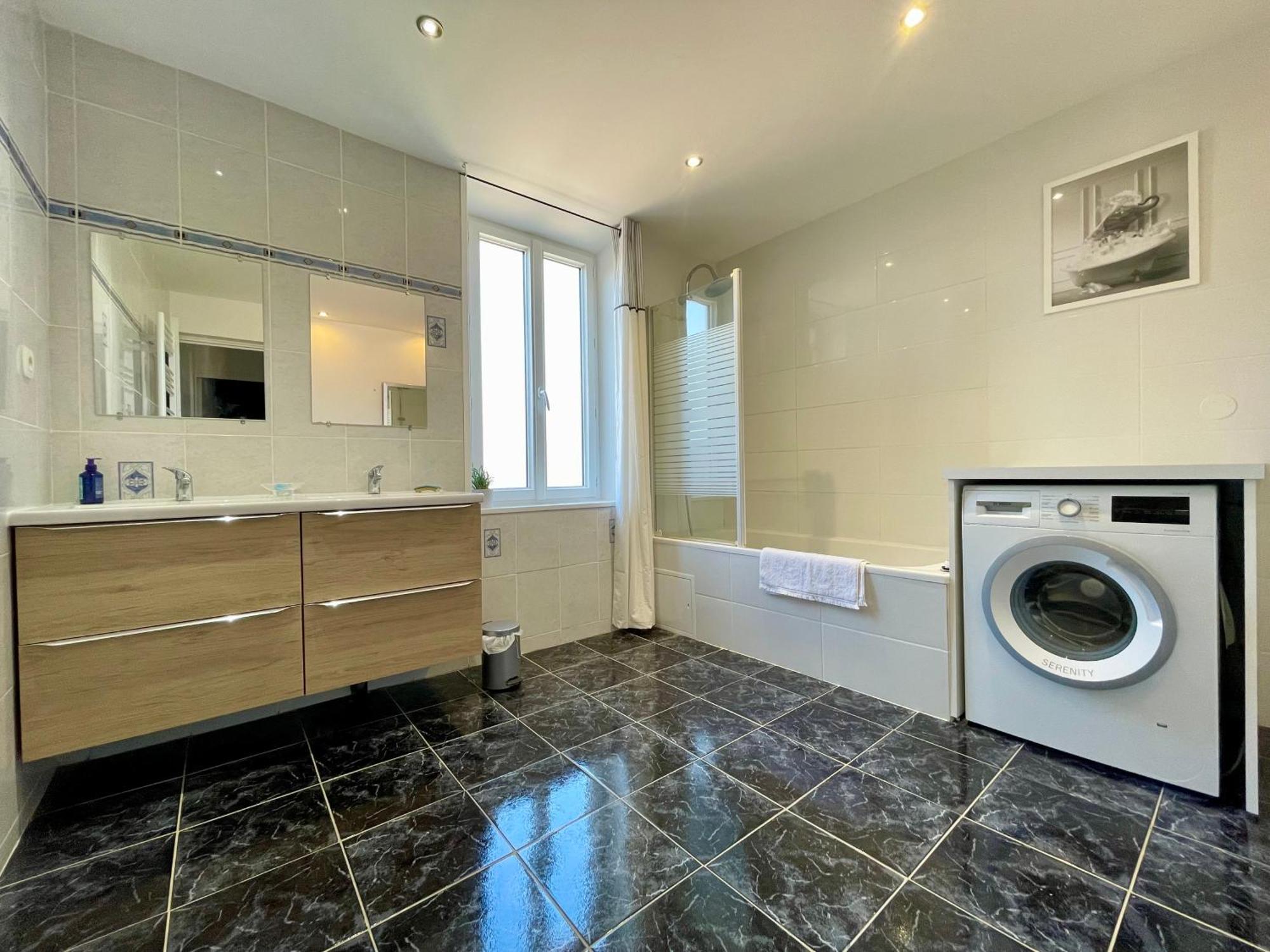 Holiday home Maison Du Canal Avec Cour Privee *